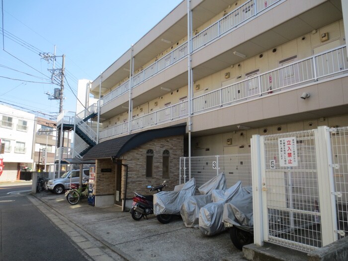 物件外観写真3　(駐輪場)