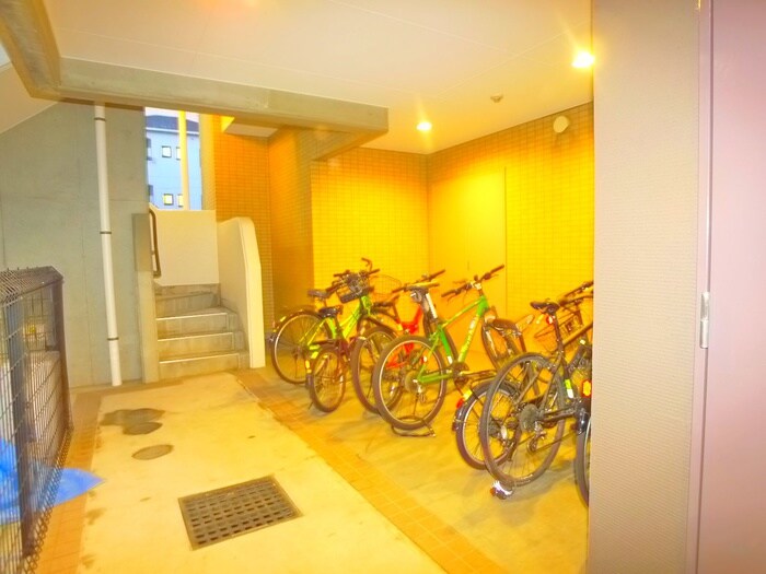 物件外観写真6　(駐輪場)