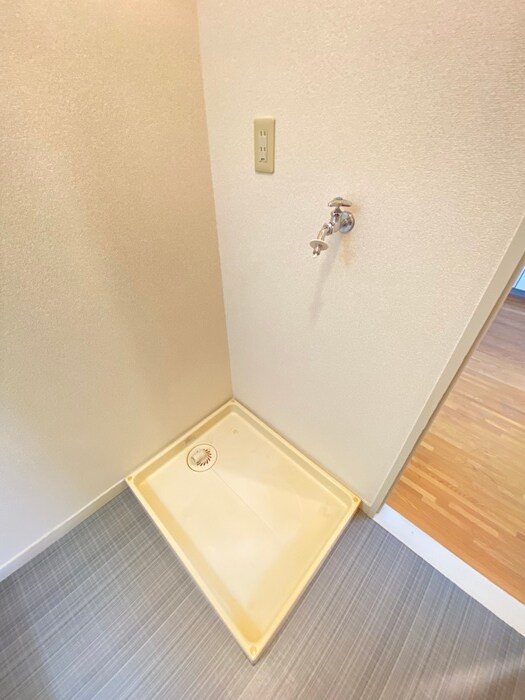 物件内観写真10　(洗濯機置場)