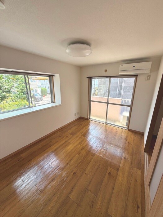 物件内観写真7　(室内からの展望)