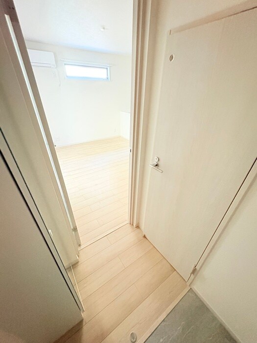 物件内観写真14　(廊下)