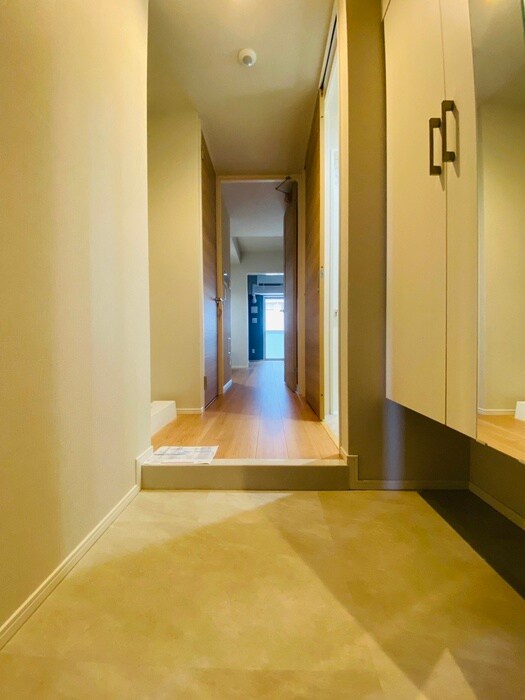 物件内観写真16　(玄関)