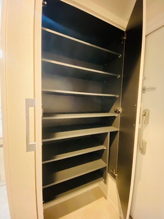 物件内観写真18　(靴箱)