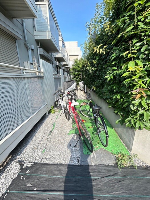 物件外観写真6　(駐輪場)