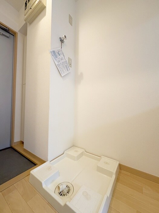 物件内観写真18　(洗濯機置場)