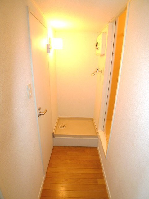 物件内観写真14　(洗濯機置場)