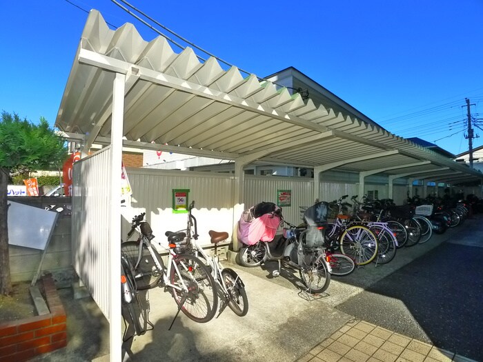 物件外観写真6　(駐輪場)