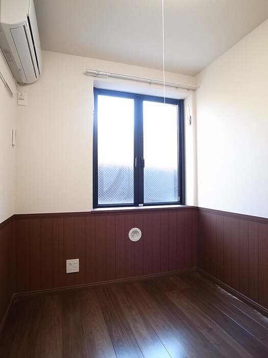 物件内観写真4　(居室)