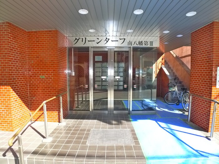 物件外観写真4　(エントランス部分)