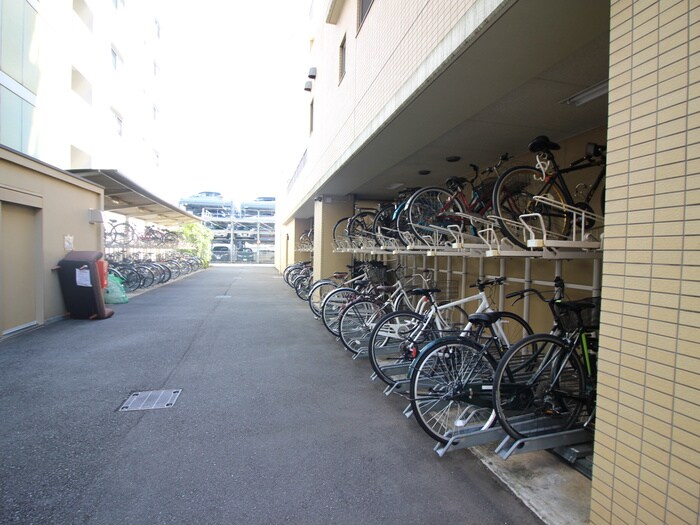 物件外観写真3　(駐輪場)