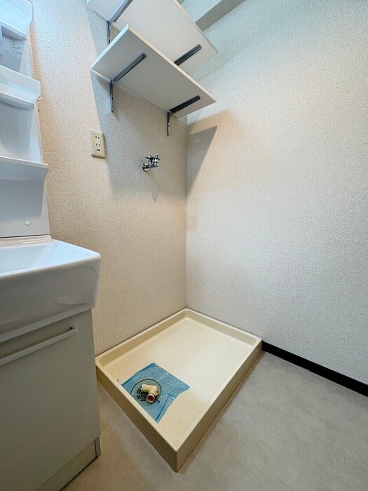 物件内観写真13　(洗濯機置場)