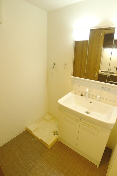 物件内観写真14　(洗濯機置場)