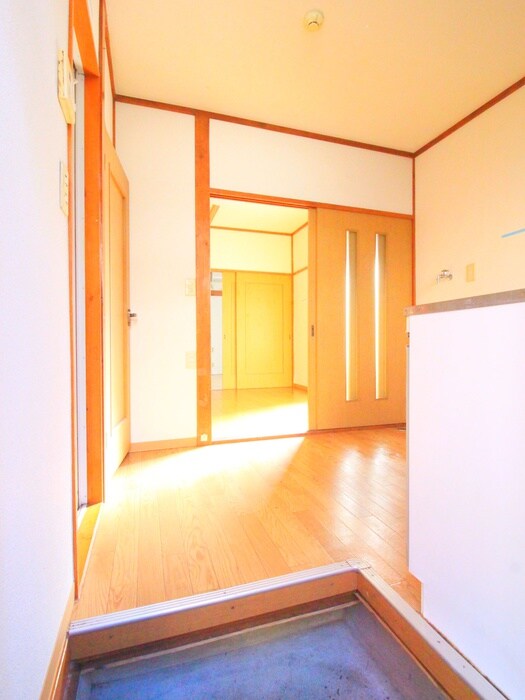 物件内観写真16　(玄関)