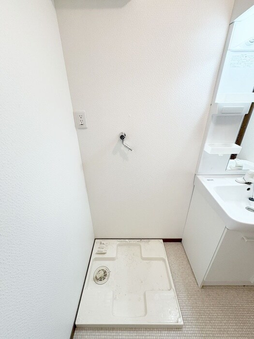 物件内観写真18　(洗濯機置場)