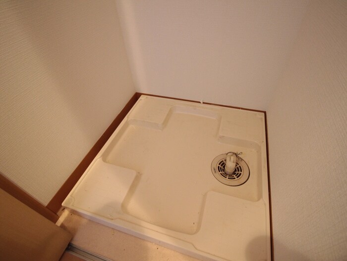 物件内観写真11　(洗濯機置場)