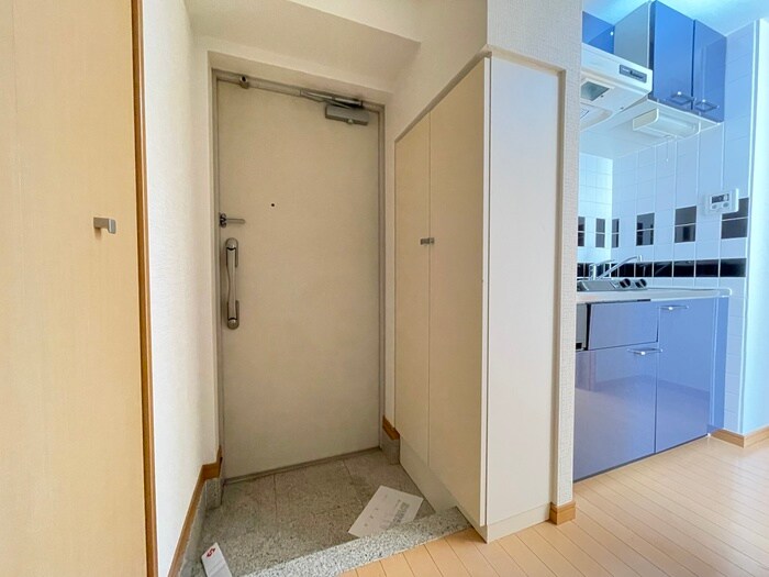 物件内観写真11　(玄関)