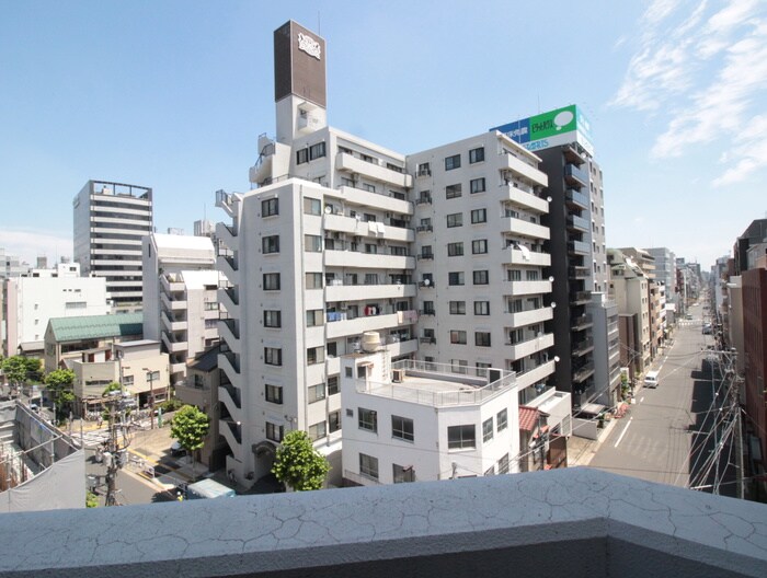 物件内観写真16　(室内からの展望)