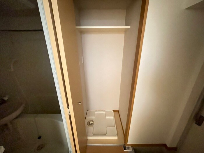 物件内観写真18　(洗濯機置場)