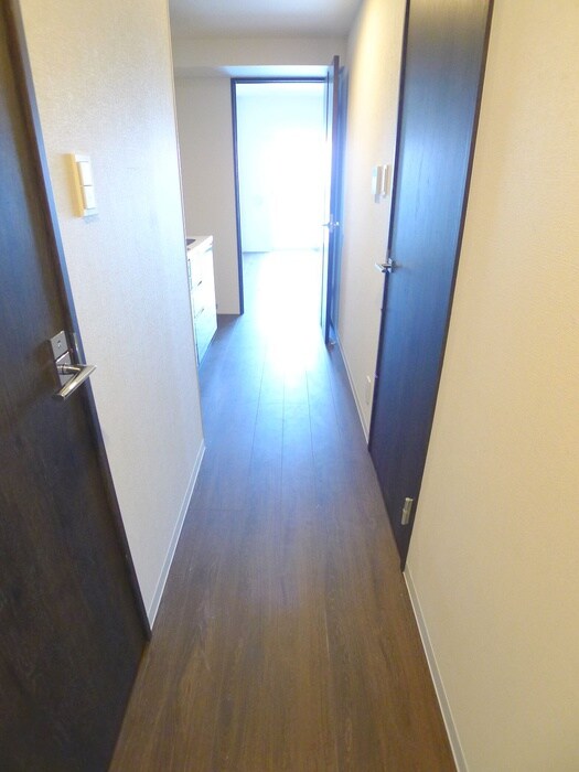 物件内観写真9　(廊下)