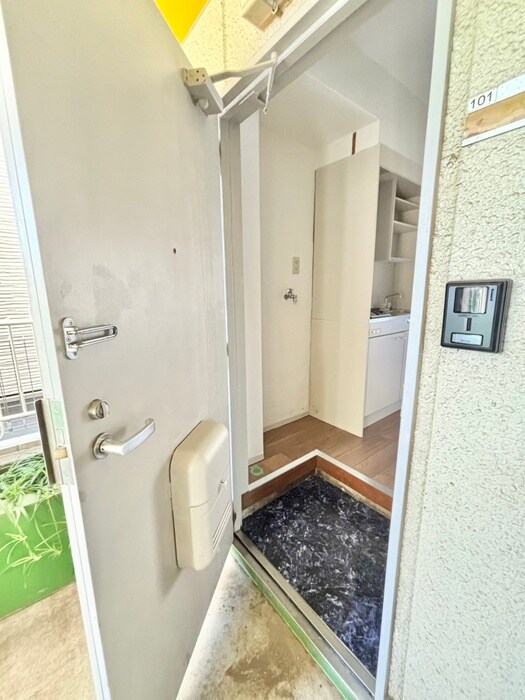 物件内観写真15　(玄関)