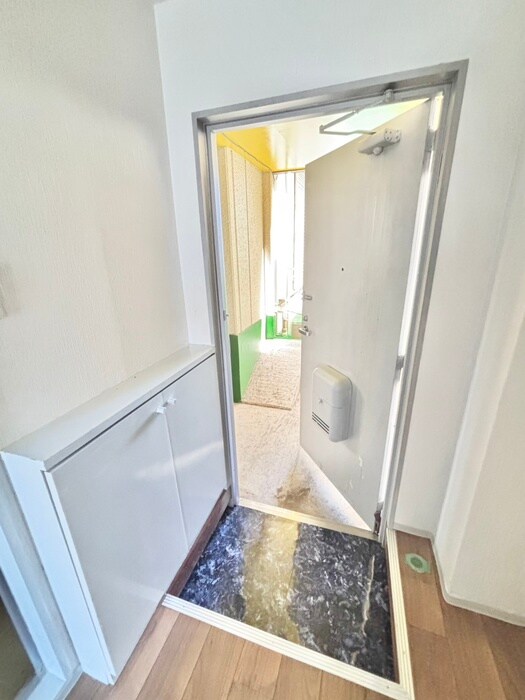 物件内観写真16　(玄関)