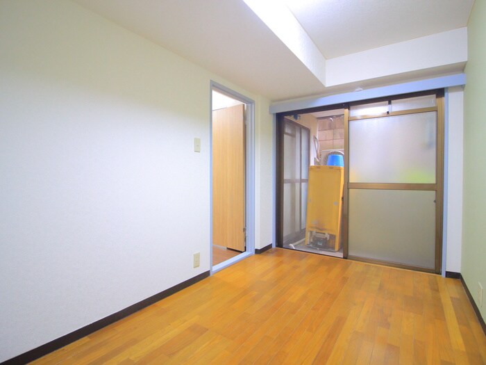 物件内観写真9　(居室)