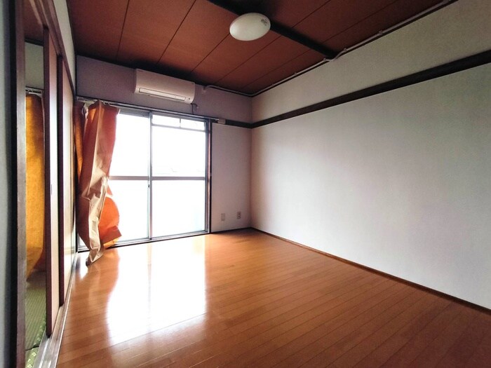 物件内観写真10　(居室)