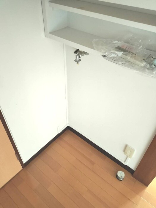 物件内観写真12　(洗濯機置場)