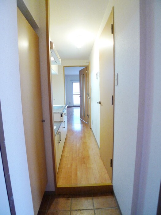 物件内観写真14　(玄関)