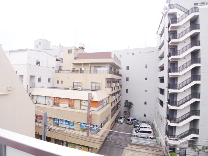 物件内観写真16　(室内からの展望)