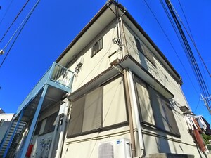 メゾフラットサンモール外観写真