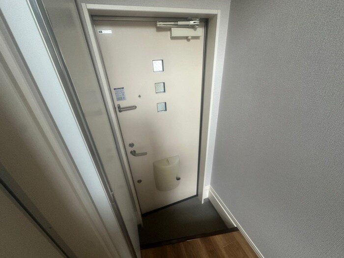 物件内観写真14　(玄関)