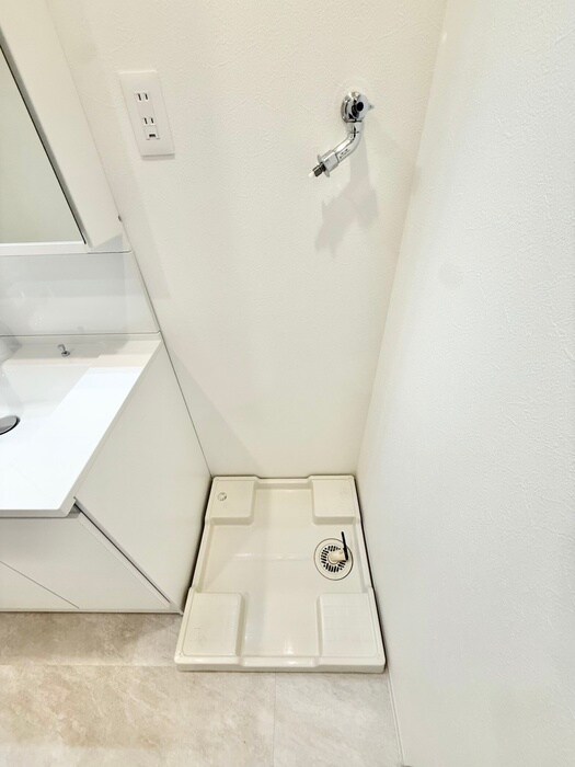 物件内観写真12　(洗濯機置場)