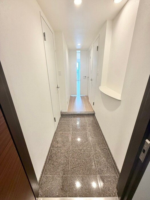 物件内観写真14　(玄関)