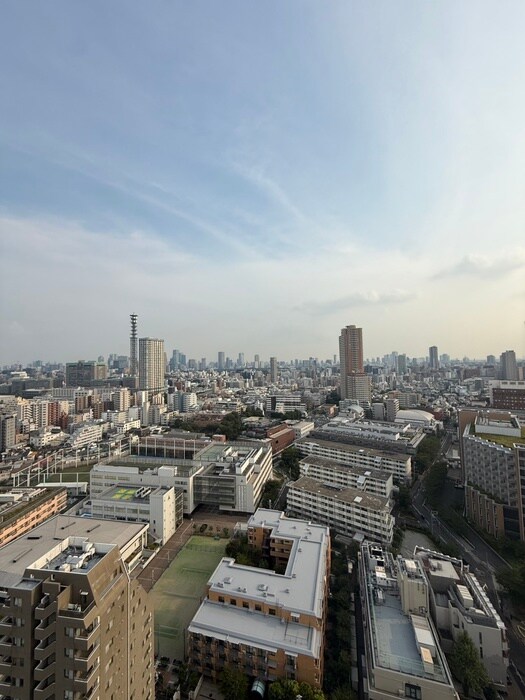 物件内観写真16　(室内からの展望)