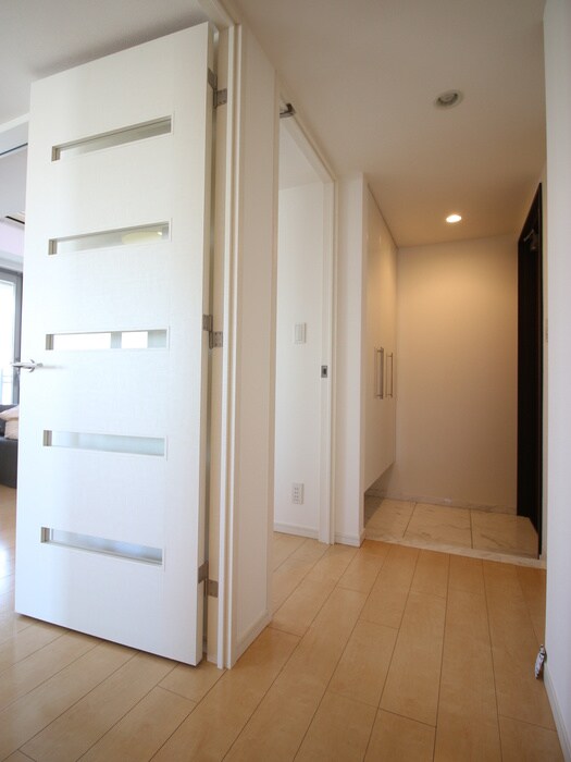 物件内観写真17　(玄関)