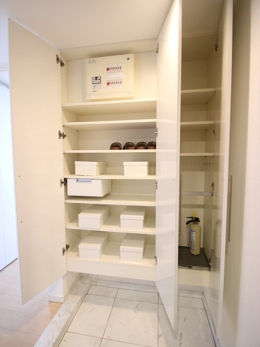 物件内観写真18　(靴箱)