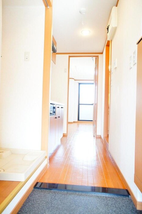 物件内観写真10　(玄関)