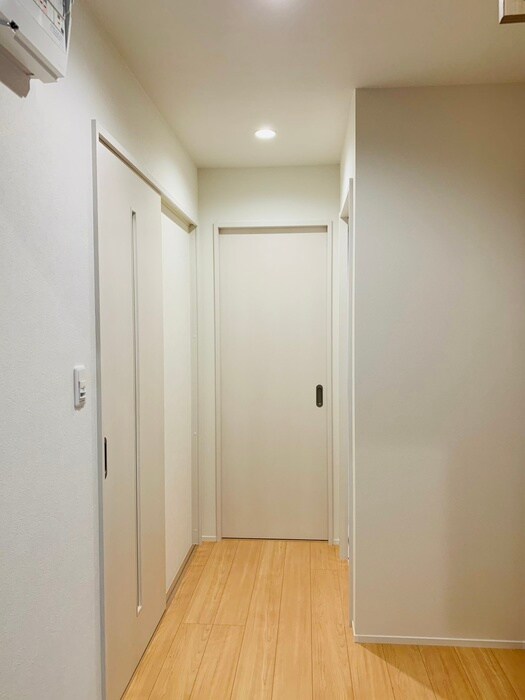 物件内観写真16　(玄関)