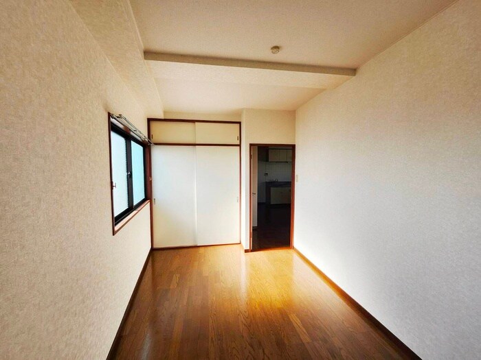物件内観写真8　(居室)