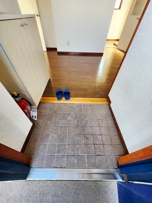 物件内観写真17　(玄関)