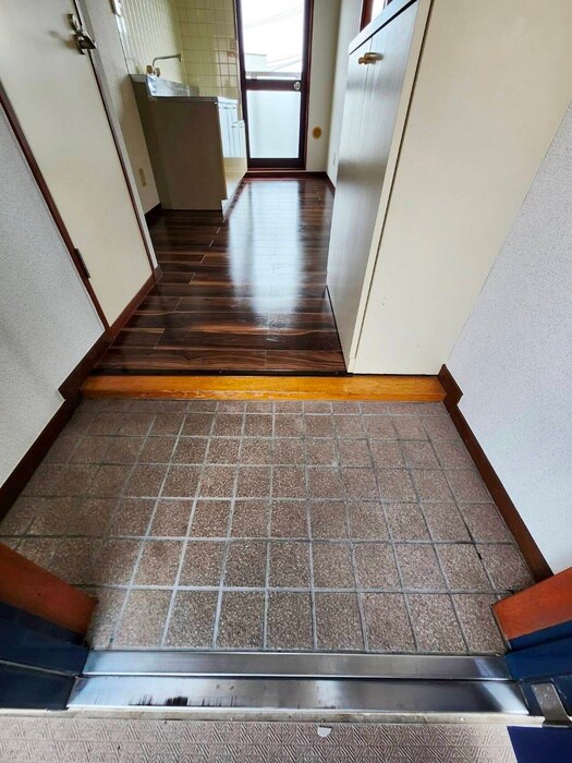 物件内観写真17　(玄関)