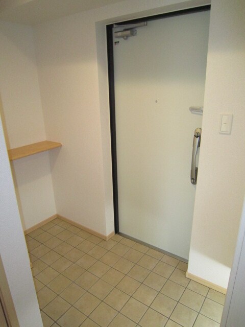 物件内観写真7　(玄関)