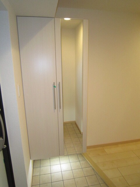 物件内観写真8　(靴箱)