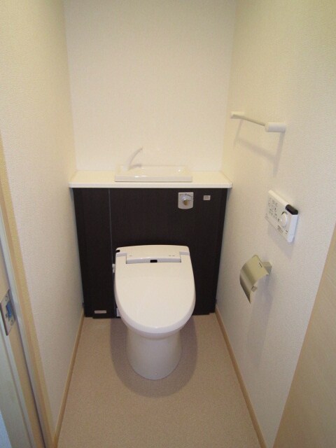 物件内観写真9　(トイレ)