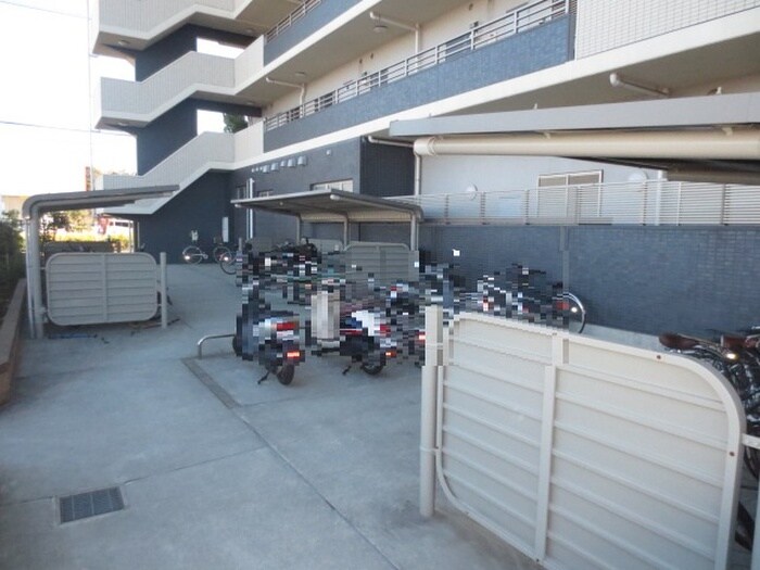 物件外観写真6　(駐輪場)