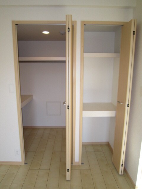 物件内観写真13　(収納)