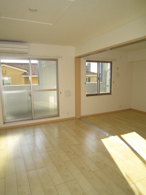 物件内観写真15　(居室)