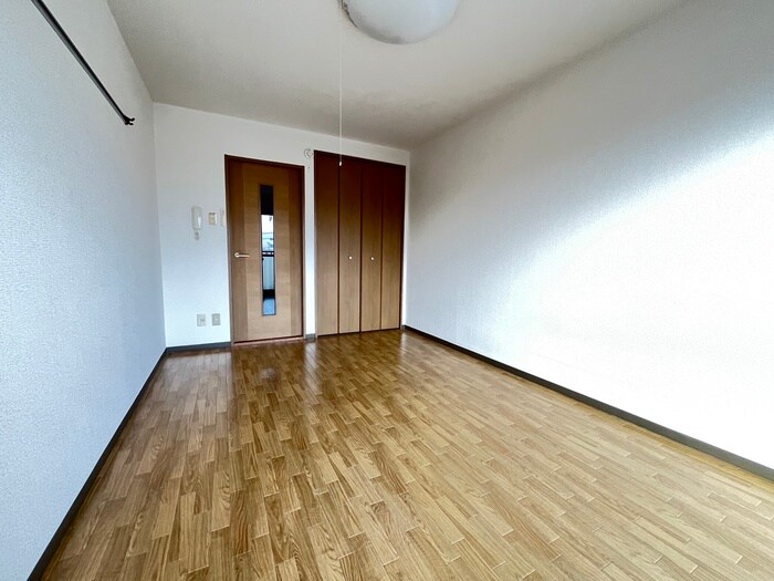 物件内観写真10　(居室)