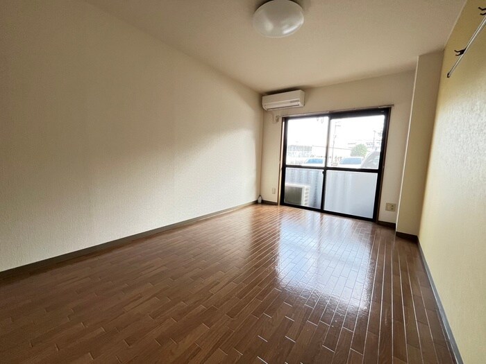 物件内観写真10　(居室)